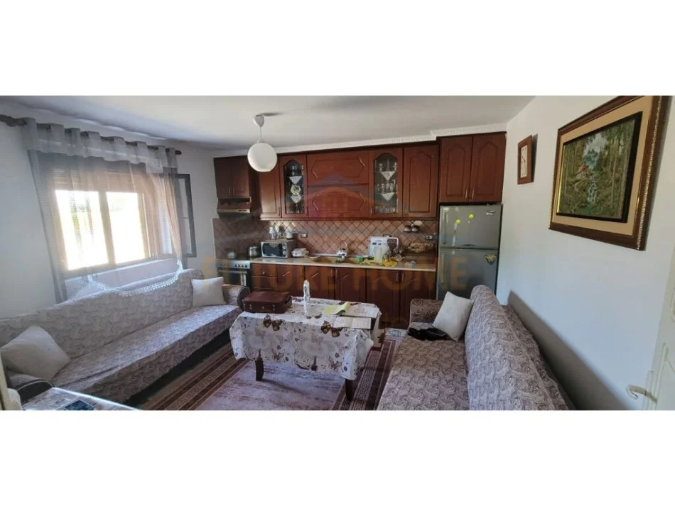 Korce, shitet shtepi 3+1 Kati 0, 67 m² 80.000 € (Sheqeras, Korçë)