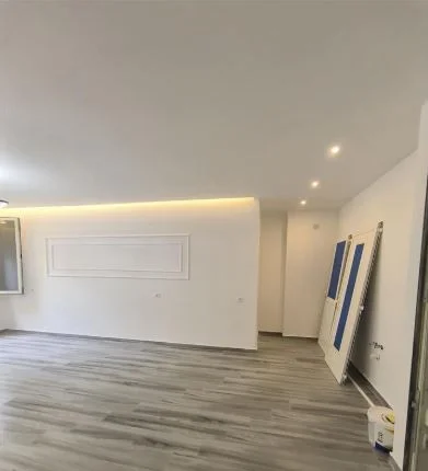 Tirane, shitet apartament 2+1+Ballkon Kati 5, 104 m² 98.800 € (Univers City)