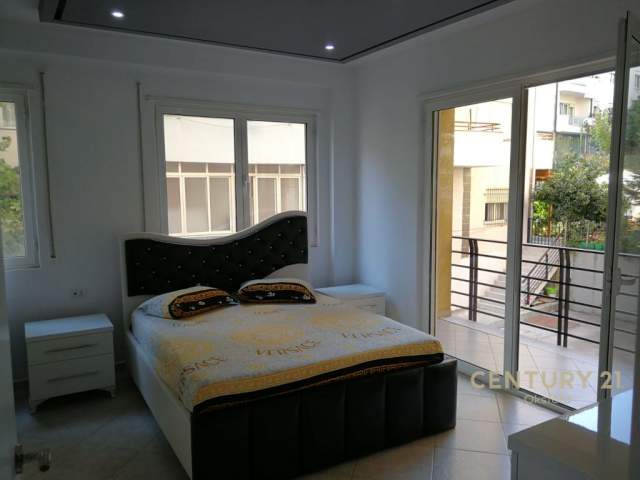 Tirane, jepet me qera apartament 2+1+BLK Kati 2, 80 m² 500 Euro (Selite, Qendra Tregtare Kristal)
