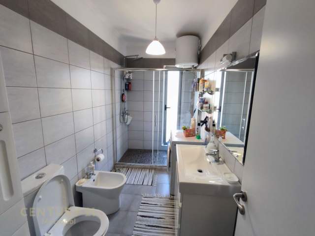 Tirane, jepet me qera apartament 1+1 Kati 4, 59 m² 450 Euro (Don Bosco)