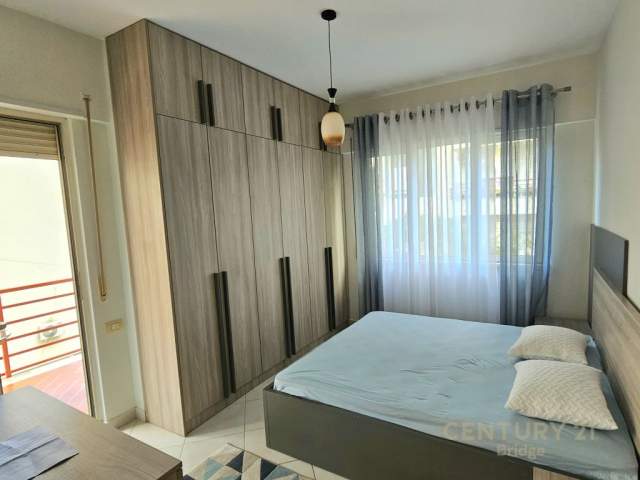 Tirane, jepet me qera apartament 1+1+BLK Kati 3, 60 m² 380 Euro (Liqeni i Thatë)