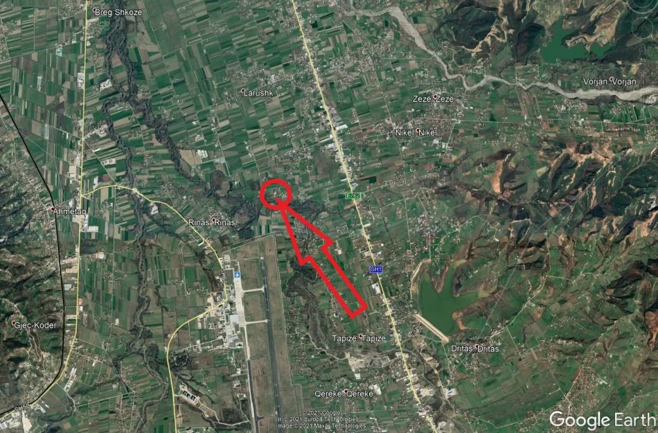 Kruje, Shitet Truall 300 m² + Ndertese 150 m², Cmimi Fillestar 912,000 Leke (Nikel)