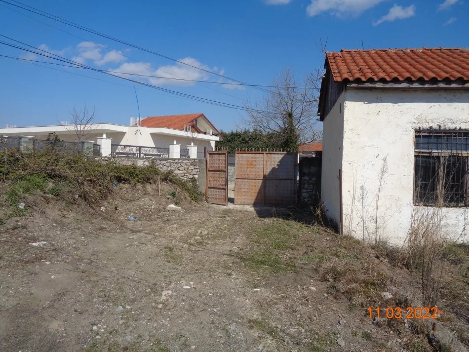 Lezhe - Ishull, Shitet Truall me siperfaqe 200 m² dhe Ndertese me siperfaqe 61 m², Cmimi Fillestar 3,300,000 Leke