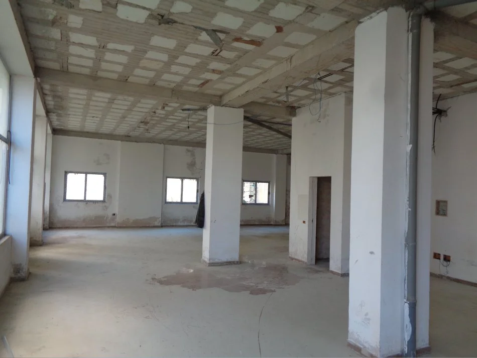 Durrës, Shitet Njësi me sipërfaqe 227.66 m2, Çmimi fillestar 21,418,320 Lekë