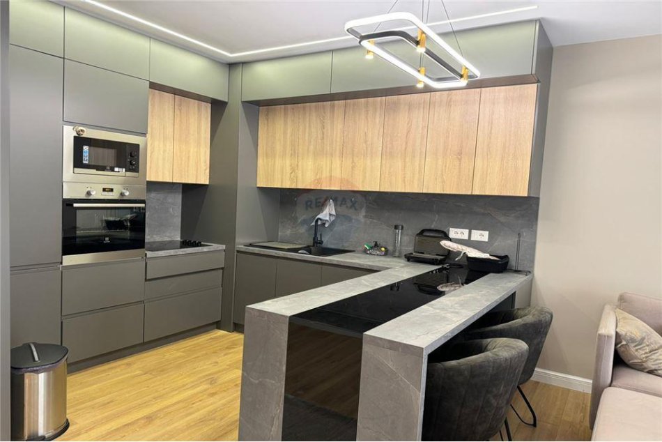 Tirane, shitet apartament 2+1+Aneks+Ballkon Kati 3, 104 m² 220.000 € (Kopshti Zoologjik, Selite)