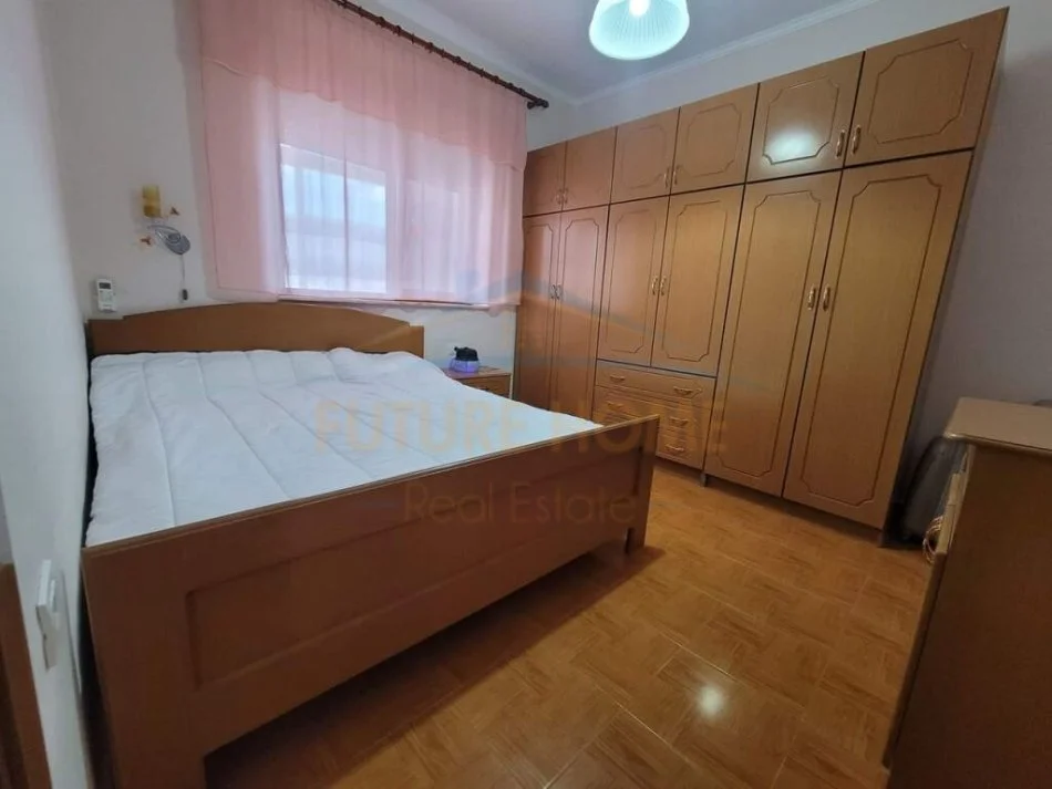 Korce, shitet apartament 1+1 Kati 4, 68 m² 45.000 € (Lagjia 8, Korçë)