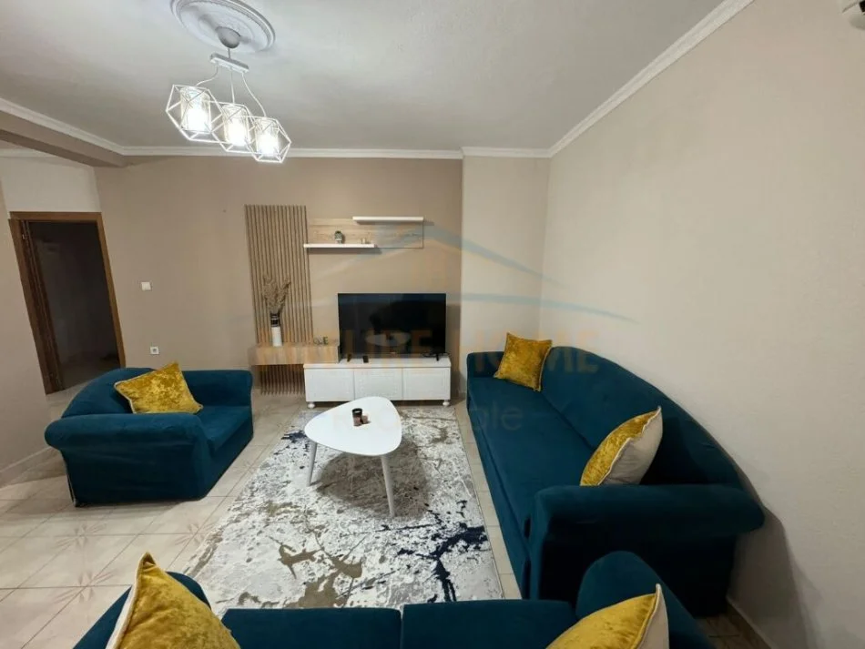 Korce, shitet apartament 2+1 Kati 5, 70 m² 54.000 € (Lagjia 7)