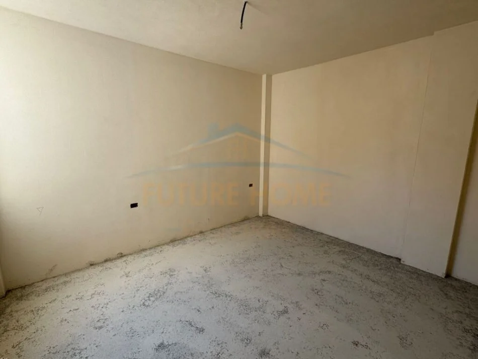 Korce, shitet apartament 1+1 Kati 1, 55 m² 58.500 € (Lagjia 2)