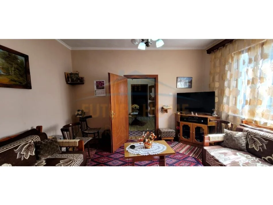 Korce, shitet shtepi 2+1 Kati 1, 98 m² 70.000 € (Lagjia 1)