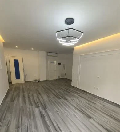 Tirane, shitet apartament 2+1+Ballkon Kati 5, 104 m² 98.800 € (Univers City)
