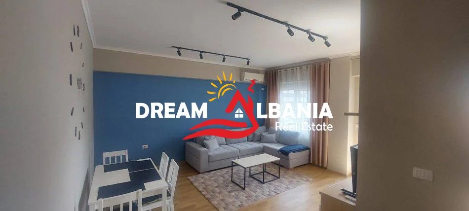 Tirane, jepet me qera 1+1 , 65 m² 600 € (Selvia)