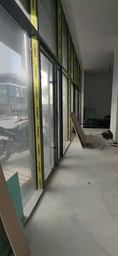 Tirane, jepet me qera ambjent biznesi Kati 0, 200 m² 2.200 € (Rr. Ali Shefqeti)