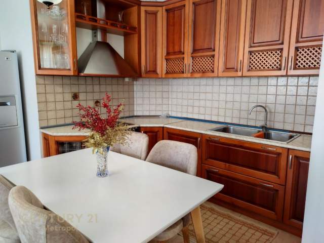 Tirane, jepet me qera apartament 2+1+BLK Kati 12, 82 m² 500 Euro (Rruga e Kavajes)