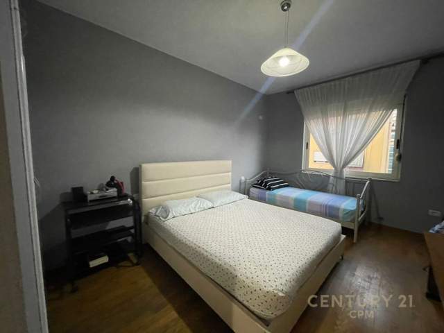 Tirane, jepet me qera apartament 2+1+BLK Kati 5, 110 m² 600 Euro (Selvia)