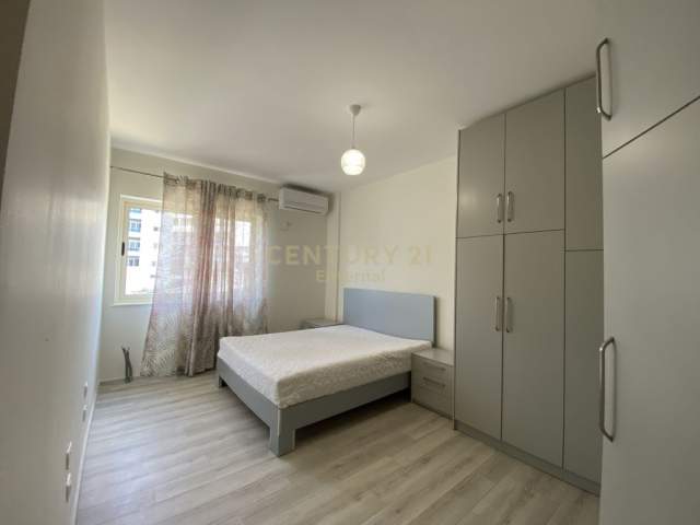 Tirane, jepet me qera apartament 2+1+BLK Kati 4, 95 m² 600 Euro (Kopshti Botanik Zoologjik)