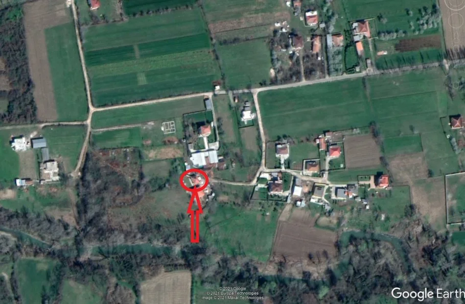 Kruje, Shitet Truall 300 m² + Ndertese 150 m², Cmimi Fillestar 912,000 Leke (Nikel)