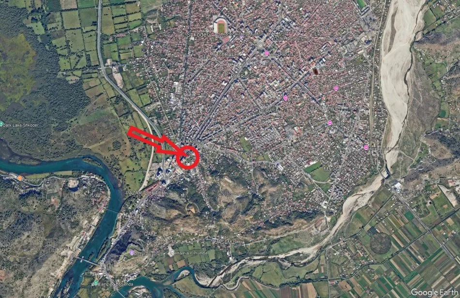 Shkoder, Shitet Apartament 2+1+Ballkon, Kati 5 teknik, me siperfaqe 100 m2, Cmimi Fillestar 9,200,000 Leke