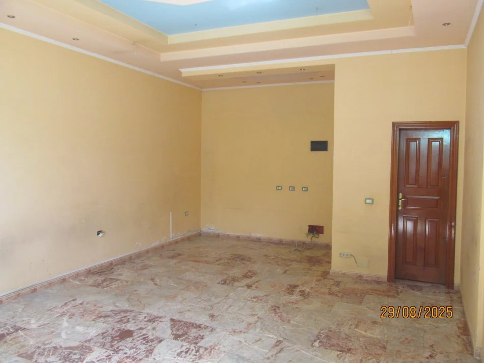 Tirane, Shitet Njesi, 42 m², Cmimi Fillestar 10,500,000 Leke (Rruga "Saraceve")