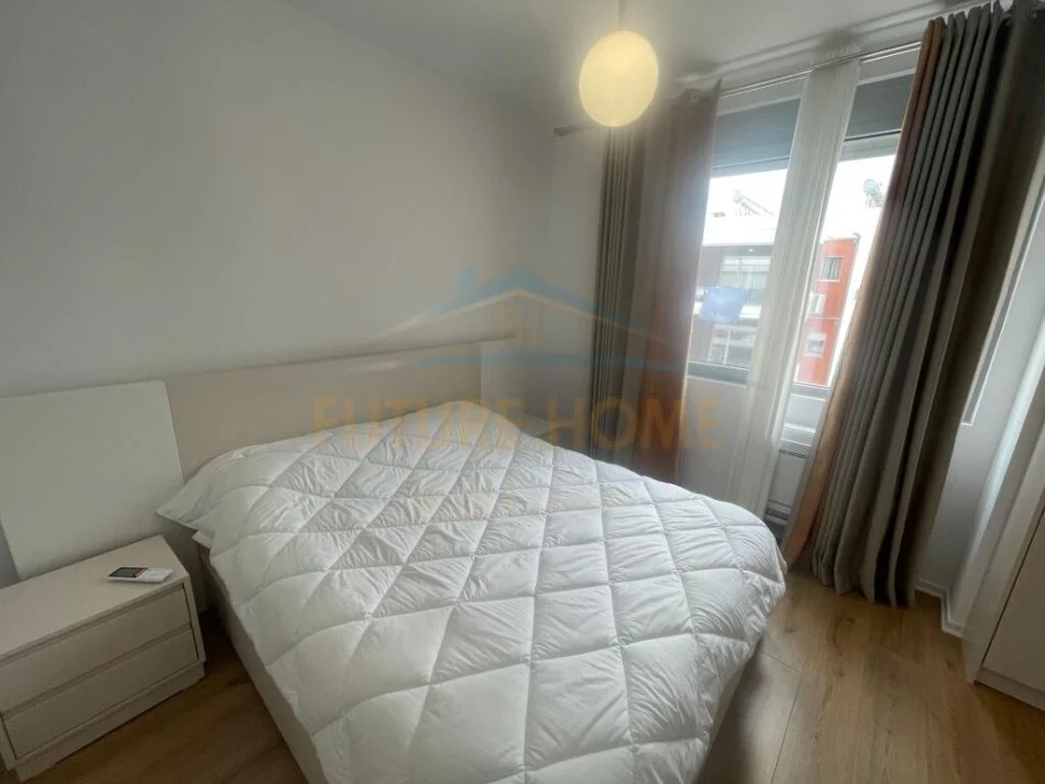 Korce, jepet me qera apartament 2+1 Kati 7, 126 m² 500 € (Terminali)