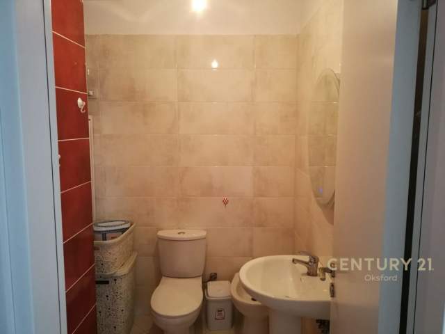 Tirane, jepet me qera apartament 2+1+BLK Kati 2, 80 m² 500 Euro (Selite, Qendra Tregtare Kristal)