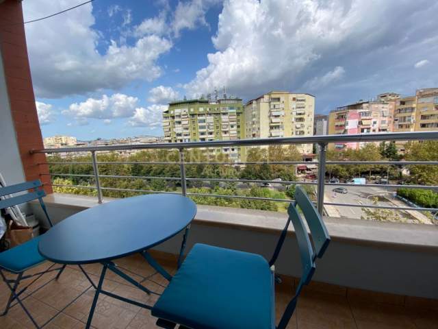 Tirane, jepet me qera apartament 1+1+BLK Kati 5, 73 m² 500 Euro (Materniteti i ri)