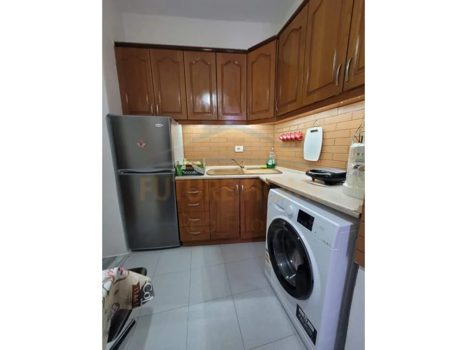 Korce, shitet apartament 1+1 Kati 4, 68 m² 45.000 € (Lagjia 8, Korçë)