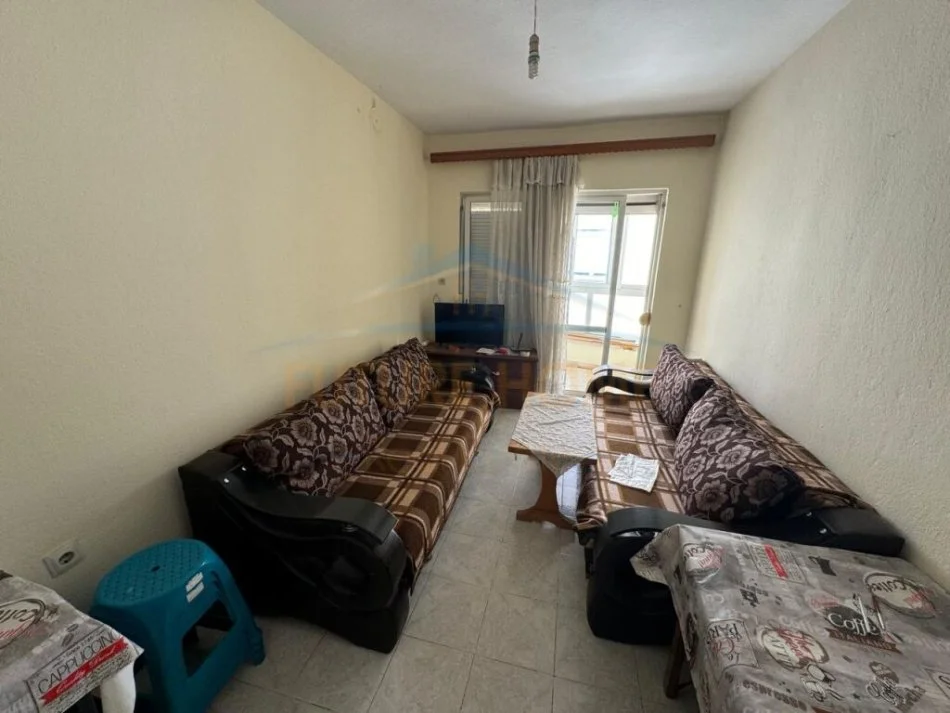 Korce, shitet apartament 2+1+Ballkon Kati 4, 90 m² 60.000 € (Lagjia 7, Korçë)