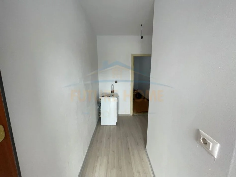 Korce, jepet me qera apartament 2+1 Kati 2, 80 m² 230 € (Lagjia 3, Korçë)
