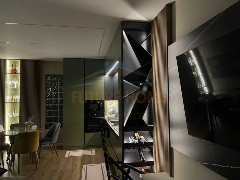 Korce, jepet me qera apartament 1+1 Kati 2, 65 m² 400 € (Lagjia 1)