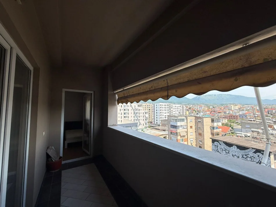 Tirane, jepet me qera apartament 1+1+Ballkon Kati 6, 75 m² 450 € (Xhanfize keko)