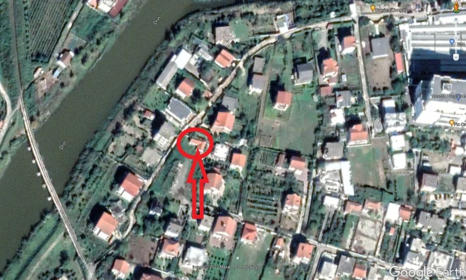 Lezhe - Ishull, Shitet Truall me siperfaqe 200 m² dhe Ndertese me siperfaqe 61 m², Cmimi Fillestar 3,300,000 Leke