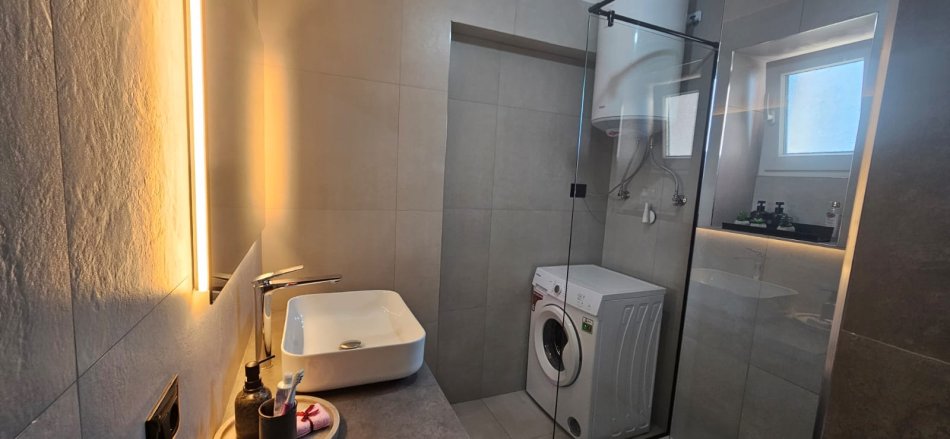 Tirane, jepet me qera apartament 1+1+Aneks+Ballkon , 90 m² 480 € 