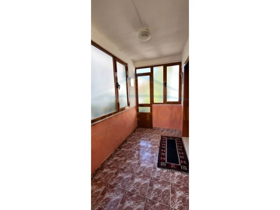 Korce, shitet shtepi 2+1 Kati 1, 98 m² 70.000 € (Lagjia 1)