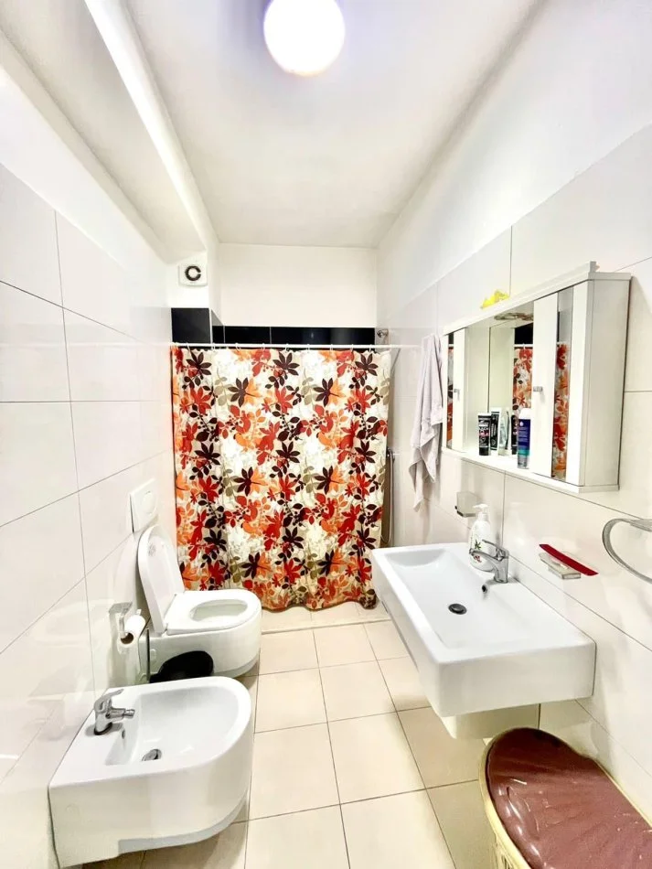 Tirane, jepet me qera apartament 1+1 Kati 6, 63 m² 600 € (Vasil Shanto)