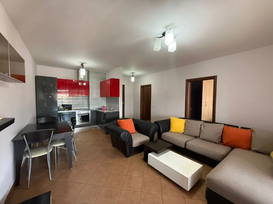 Tirane, jepet me qera apartament 1+1+Ballkon Kati 6, 75 m² 450 € (Xhanfize keko)