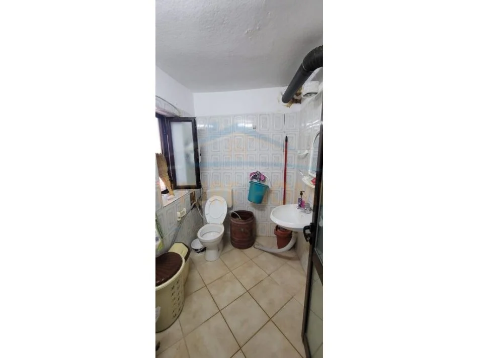 Korce, shitet shtepi 3+1 Kati 0, 67 m² 80.000 € (Sheqeras, Korçë)