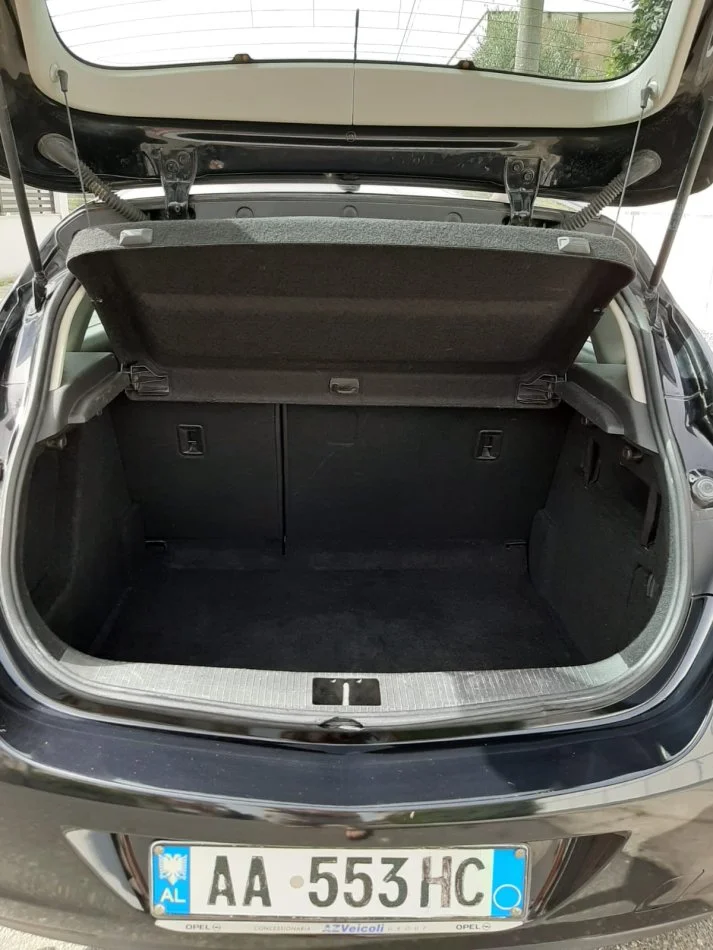 SUPER OKAZION !!!Durres, shes makine OPEL ASTRA Benzin, blu e errët manuale Kondicioner 60.000 km 6000 € I PADISKUTUESHEM