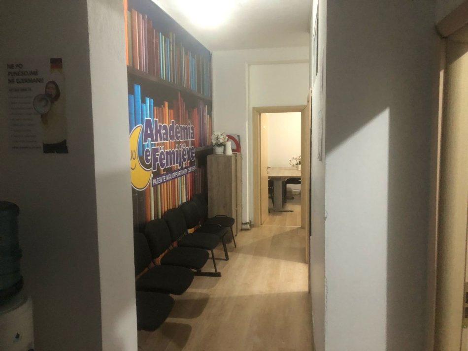 Tirane, shitet zyre Kati 0, 98 m² 210.000 € 