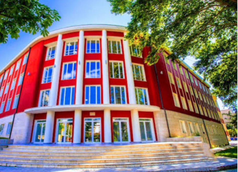 Shitje, Zyre Open Space, Rruga e Elbasanit  138.000 € (Liceut Artistik)