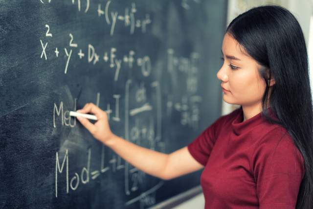 Tirane, ofrojme kurse per lendet shkollore matematike Matematika me Mësues Personal - për cikl