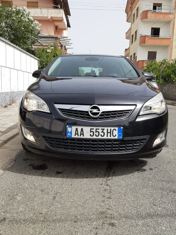 SUPER OKAZION !!!Durres, shes makine OPEL ASTRA Benzin, blu e errët manuale Kondicioner 60.000 km 6000 € I PADISKUTUESHEM