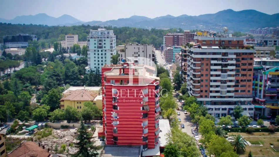 Tirane, jepet me qera ambjent biznesi Kati 0, 85 m² 3.000 € (Blloku)