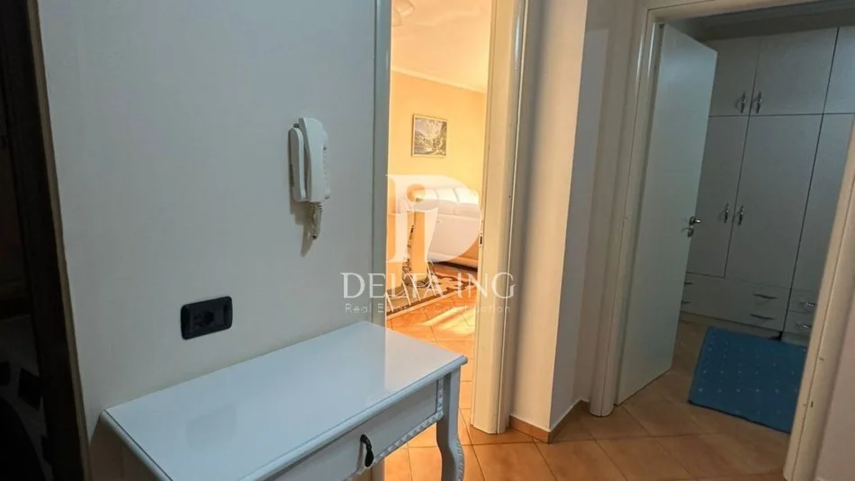 Tirane, jepet me qera apartament 2+1 Kati 5, 86 m² 550 € (Rruga Kavajës)