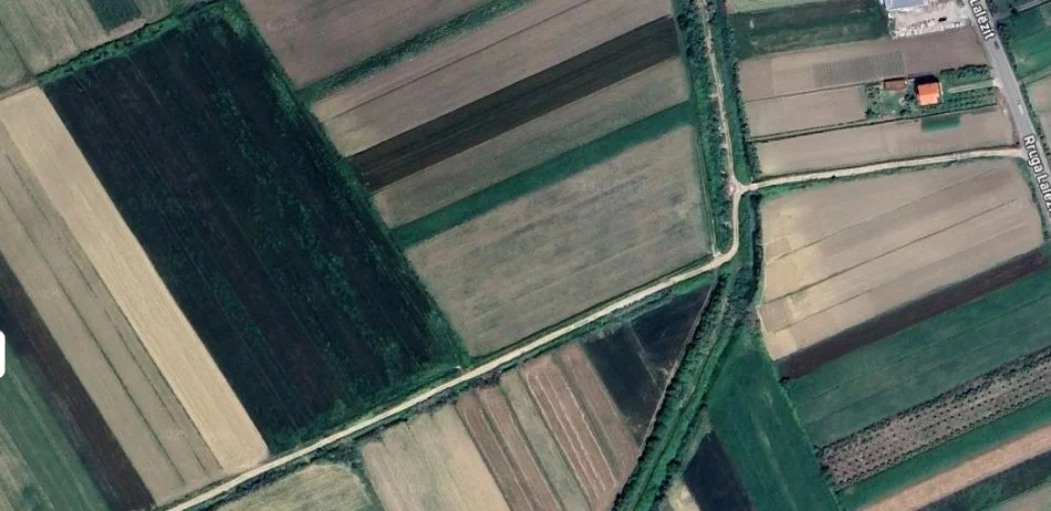 Durres, shitet toke bujqesore , 4.000 m² 68.000 € (Fshati Shkalle 500m nga rruga kryesore, Manez)