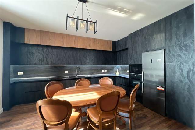 Tirane, jepet me qera apartament 2+1+BLK Kati 5, 121 m² 650 Euro (Rruga e Kavajes)