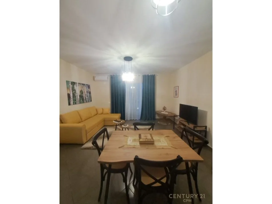 Tirane, jepet me qera apartament 2+1 Kati 6, 79 m² 500 € (qendra tregtare kristal)