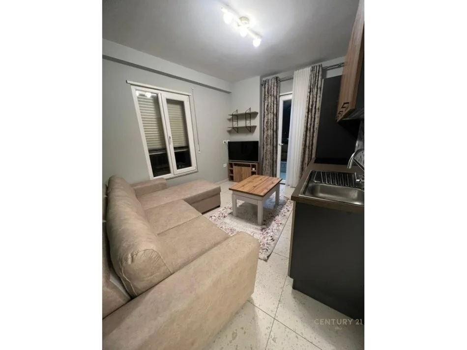 Tirane, jepet me qera apartament 1+1+Ballkon Kati 6, 50 m² 400 € (Vila L 2, Tiranë)