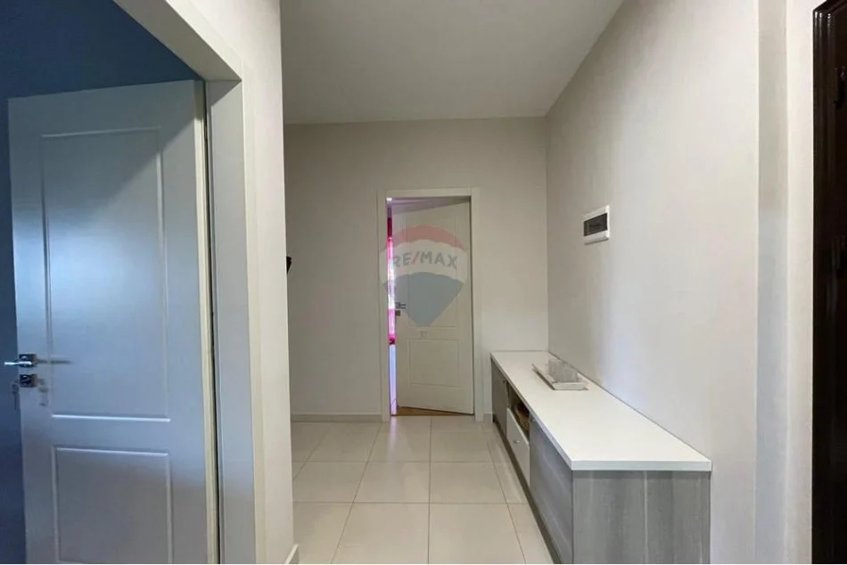 Tirane, jepet me qera apartament 2+1+Aneks+Ballkon Kati 5, 100 m² 500 € 