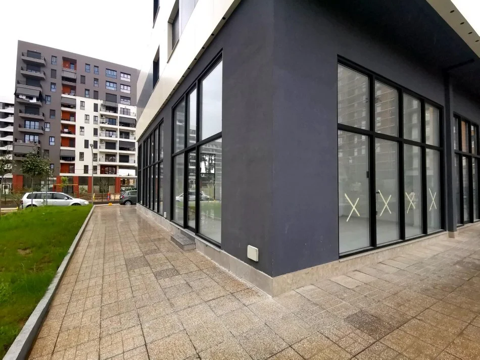 Tirane, jepet me qera ambjent biznesi Kati 0, 110 m² (Don Bosko, prane Gjykates Administrative Tirane)