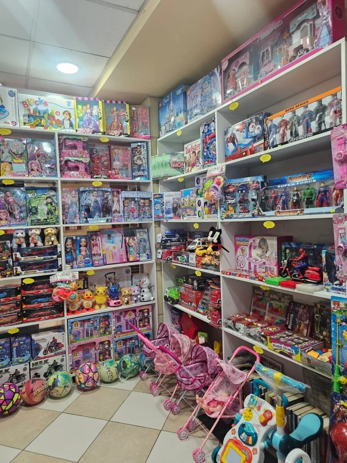 Tirane, shitet dyqan Kati -1, 16 m² 